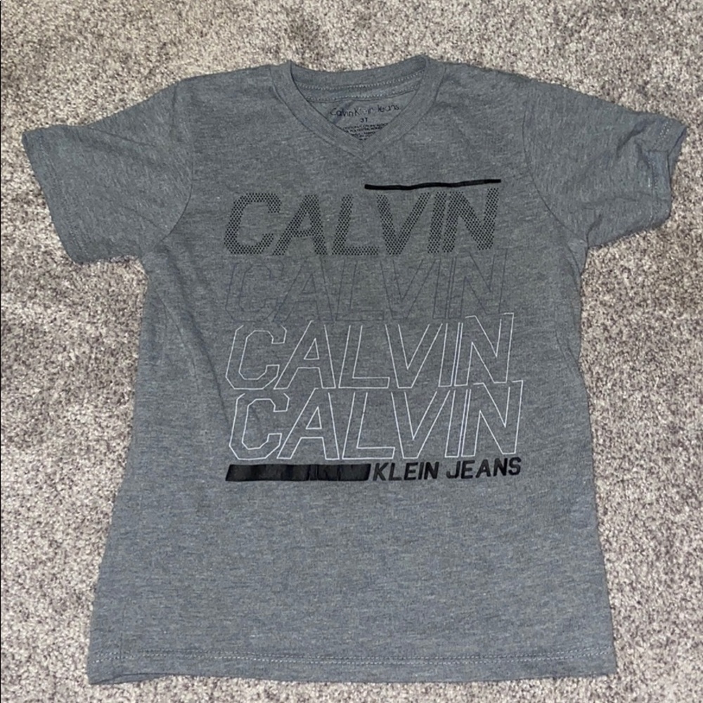 Kids sz 3T Calvin Klein tee barley worn
